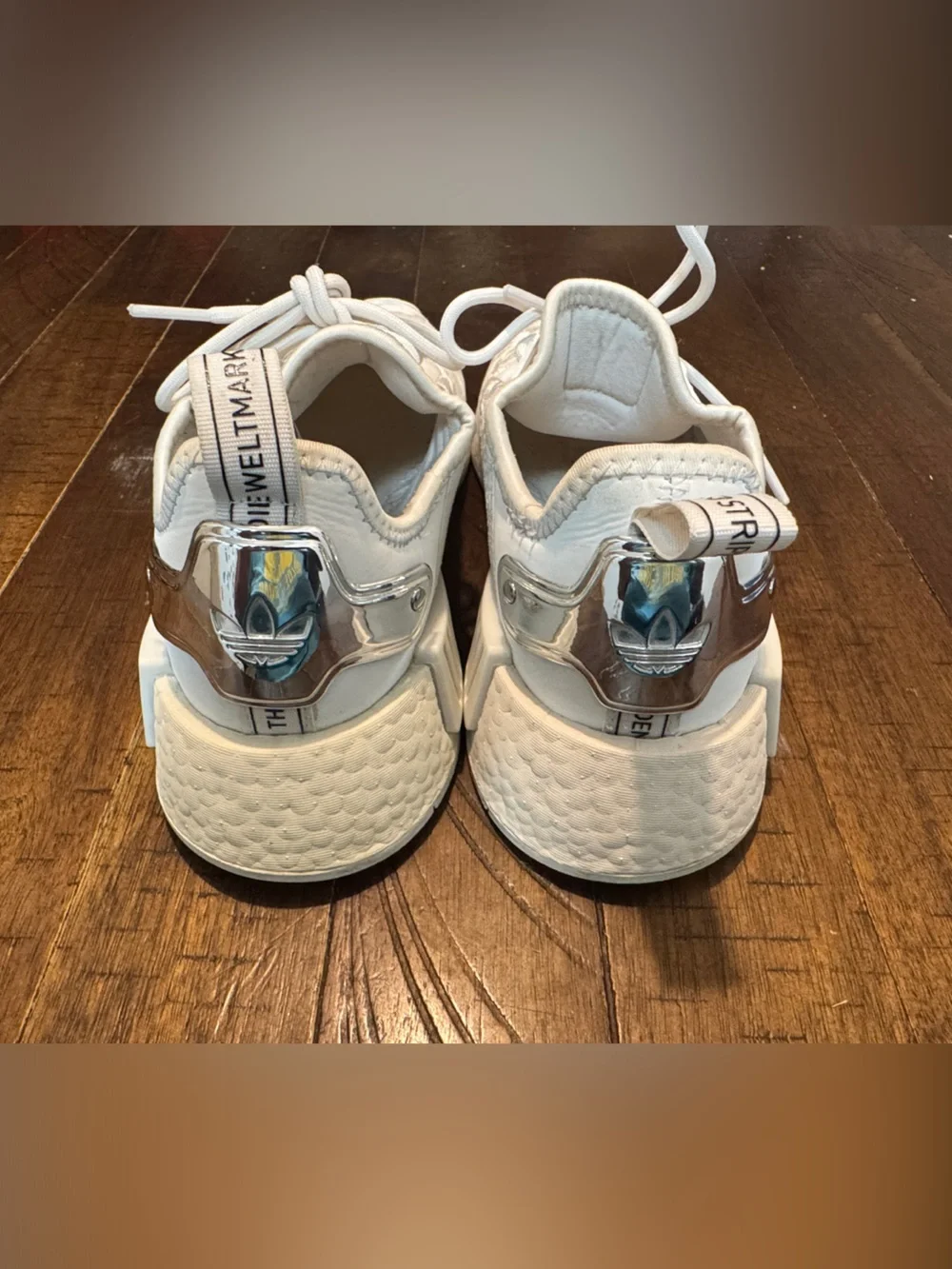 Adidas NMD R1 W Women’s White/Silver GW5681 The 3 Stripes Velour